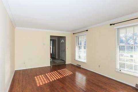 442 Tipton Ct, Cincinnati, OH 45231 photo 5