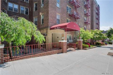 2388 Cranbrook Dr, Cincinnati, OH 45231 photo 2