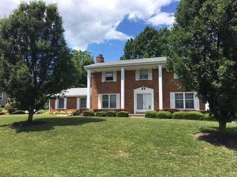 2388 Cranbrook Dr, Cincinnati, OH 45231 photo 3