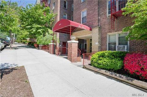 2388 Cranbrook Dr, Cincinnati, OH 45231 photo 1