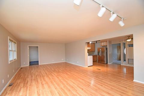 602 Comet Dr, Cincinnati, OH 45244 photo 4