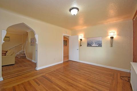 4501 Perth Ln, Cincinnati, OH 45229 photo 6
