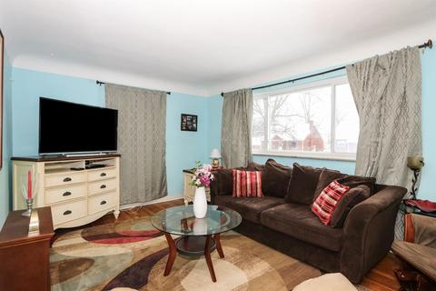 7055 Mulberry St, Cincinnati, OH 45239 photo 3
