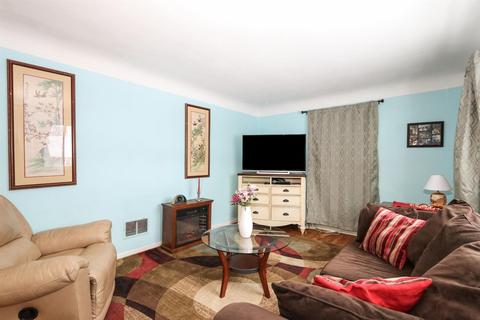 7055 Mulberry St, Cincinnati, OH 45239 photo 2