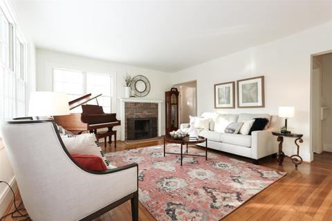 8380 Camargo Rd, Cincinnati, OH 45243 photo 4