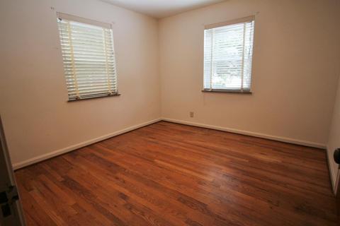 3926 Farrell Dr, Cincinnati, OH 45211 photo 8