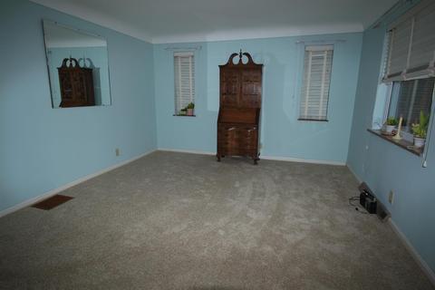 3926 Farrell Dr, Cincinnati, OH 45211 photo 4