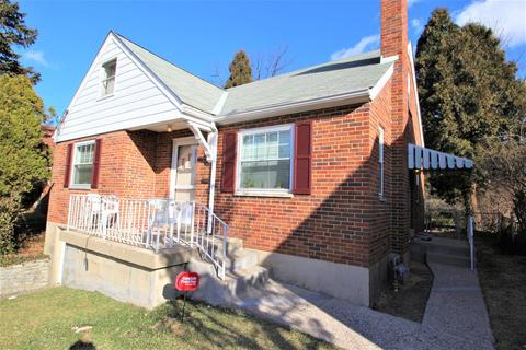 3926 Farrell Dr, Cincinnati, OH 45211 photo 2