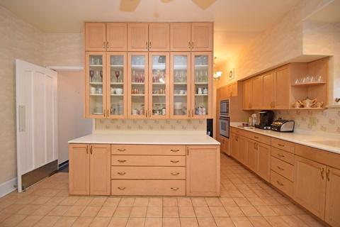 1047 Lenox Pl, Cincinnati, OH 45229 photo 21