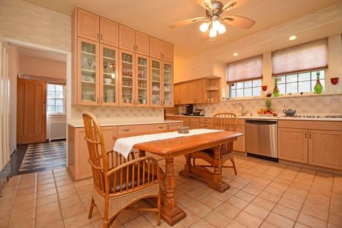 1047 Lenox Pl, Cincinnati, OH 45229 photo 22