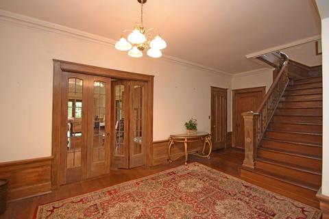 1047 Lenox Pl, Cincinnati, OH 45229 photo 8