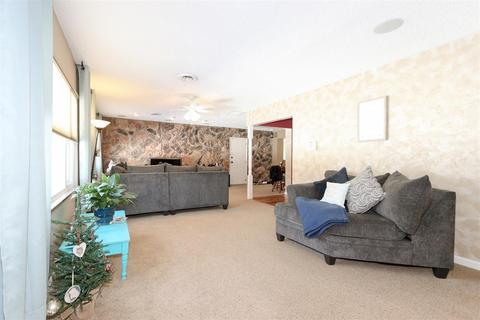 3973 Gardner Ln, Cincinnati, OH 45245 photo 4