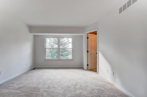 8736 Hedgerow Ln, Maineville, OH 45039 photo 10