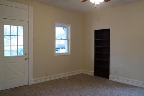 121 Central Ave, Blanchester, OH 45107 photo 2