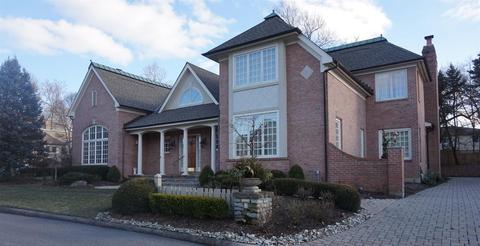 22 Hampton Ln, Cincinnati, OH 45208 photo 1