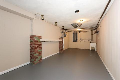 8805 Constance Ln, Cincinnati, OH 45231 photo 19