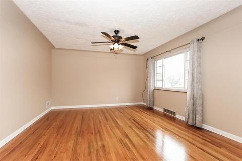 8805 Constance Ln, Cincinnati, OH 45231 photo 5