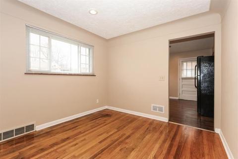 8805 Constance Ln, Cincinnati, OH 45231 photo 7