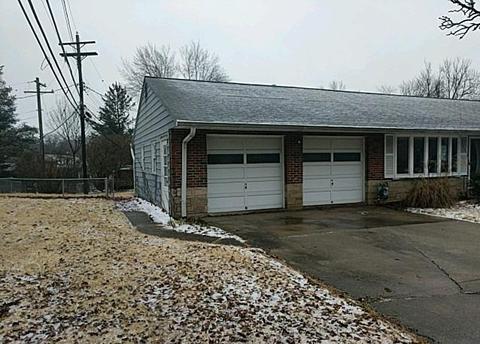 22 Hadley Rd, Greenhills, OH 45218 photo 2