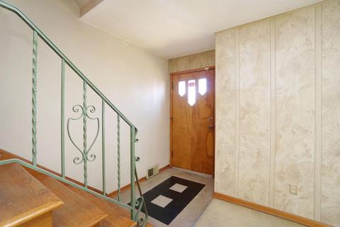 21 Maple St, Reading, OH 45215 photo 5