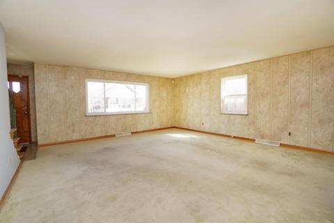 21 Maple St, Reading, OH 45215 photo 7