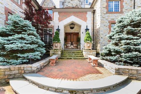 9275 Cunningham Rd, Cincinnati, OH 45243 photo 3