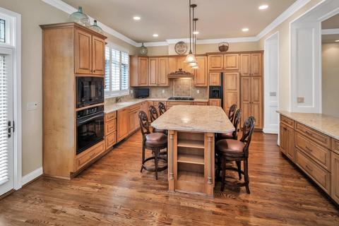 1484 Riverside Dr, Cincinnati, OH 45202 photo 9