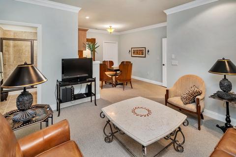 1484 Riverside Dr, Cincinnati, OH 45202 photo 4