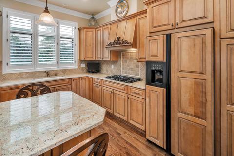 1484 Riverside Dr, Cincinnati, OH 45202 photo 10