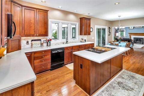 7574 Pinehurst Dr, Cincinnati, OH 45244 photo 9
