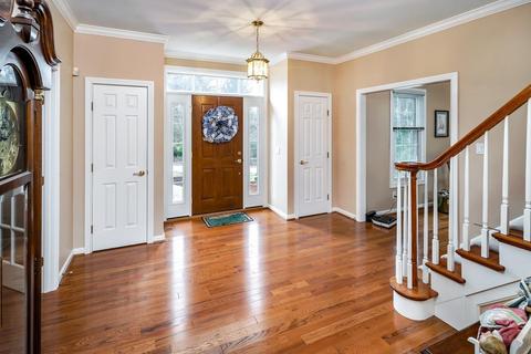 7574 Pinehurst Dr, Cincinnati, OH 45244 photo 3