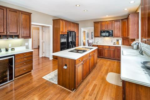 7574 Pinehurst Dr, Cincinnati, OH 45244 photo 7