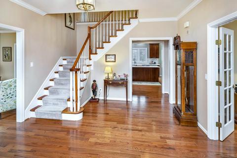 7574 Pinehurst Dr, Cincinnati, OH 45244 photo 2