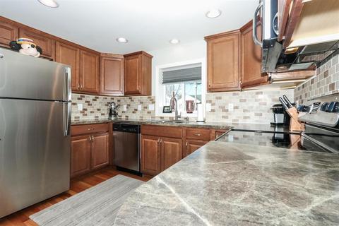 5857 Devon Ct, Cincinnati, OH 45248 photo 9