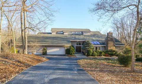 8300 Eagle Ridge Dr, Cincinnati, OH 45243 photo 1