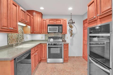 945 Summit Ave, Glendale, OH 45246 photo 10
