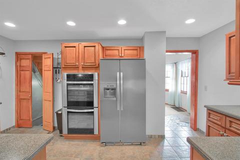 945 Summit Ave, Glendale, OH 45246 photo 8