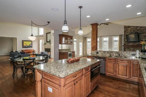 9607 Cooper Ln, Blue Ash, OH 45242 photo 11