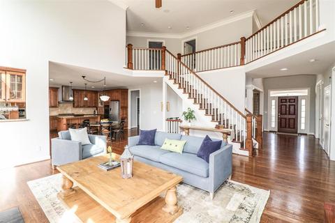 9607 Cooper Ln, Blue Ash, OH 45242 photo 4