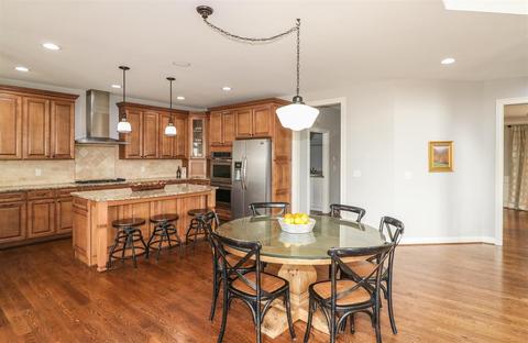 9607 Cooper Ln, Blue Ash, OH 45242 photo 12