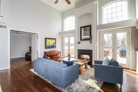 9607 Cooper Ln, Blue Ash, OH 45242 photo 2