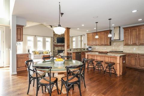9607 Cooper Ln, Blue Ash, OH 45242 photo 13