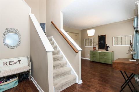 879 Thornton Dr, Morrow, OH 45152 photo 2
