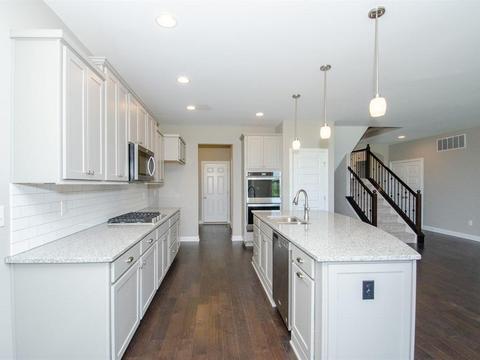7420 Pickway Dr, Cincinnati, OH 45233 photo 2