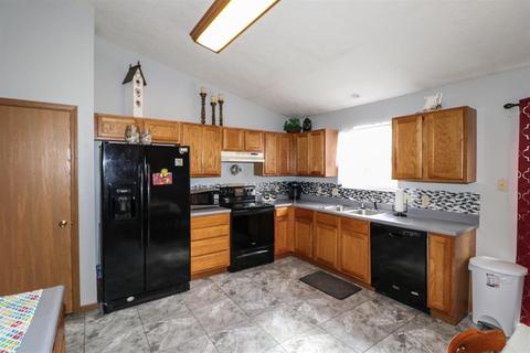5013 Sean Cir, Blanchester, OH 45107 photo 7