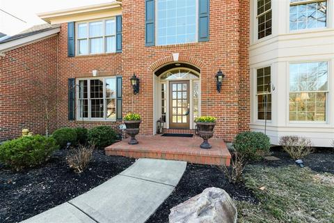 8147 Startinggate Ln, Cincinnati, OH 45249 photo 2
