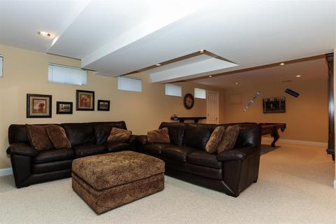 8147 Startinggate Ln, Cincinnati, OH 45249 photo 21