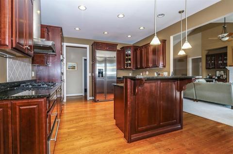 9888 Beech Dr, Cincinnati, OH 45231 photo 8