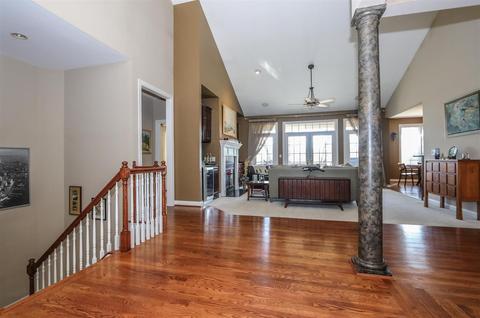 9888 Beech Dr, Cincinnati, OH 45231 photo 3