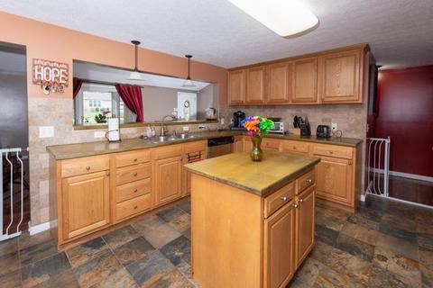 554 Glenrose Ln, Cincinnati, OH 45244 photo 7